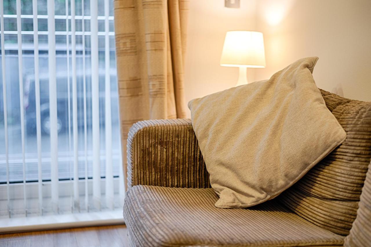 Royal Sovereign With Parking - Tv In Every Bedroom! Apartment Swansea